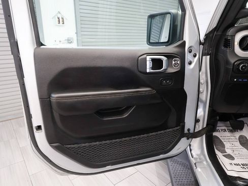 Used 2024 Jeep Wrangler Unlimited Sahara w/ Safety Group AWD/4WD image 16