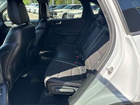 Used 2025 Ford Escape ST-Line FWD image 18