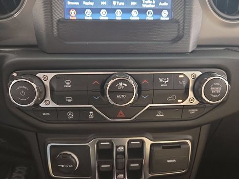 Used 2021 Jeep Wrangler Unlimited Sport AWD/4WD image 17