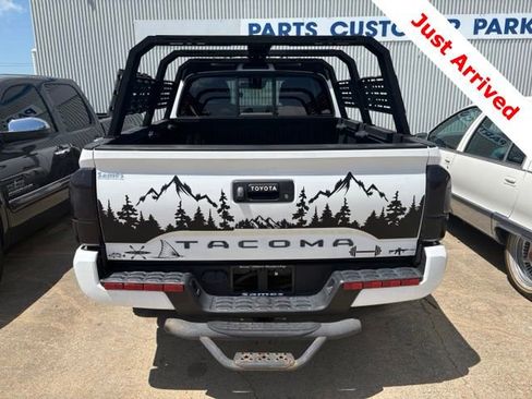 Used 2022 Toyota Tacoma SR w/ SX Package RWD image 5