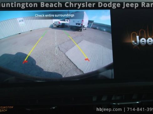 Used 2024 Jeep Wrangler Unlimited Sahara image 30