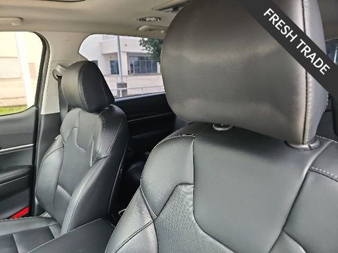 Used 2024 Kia Telluride S w/ S Sunroof Package FWD image 5
