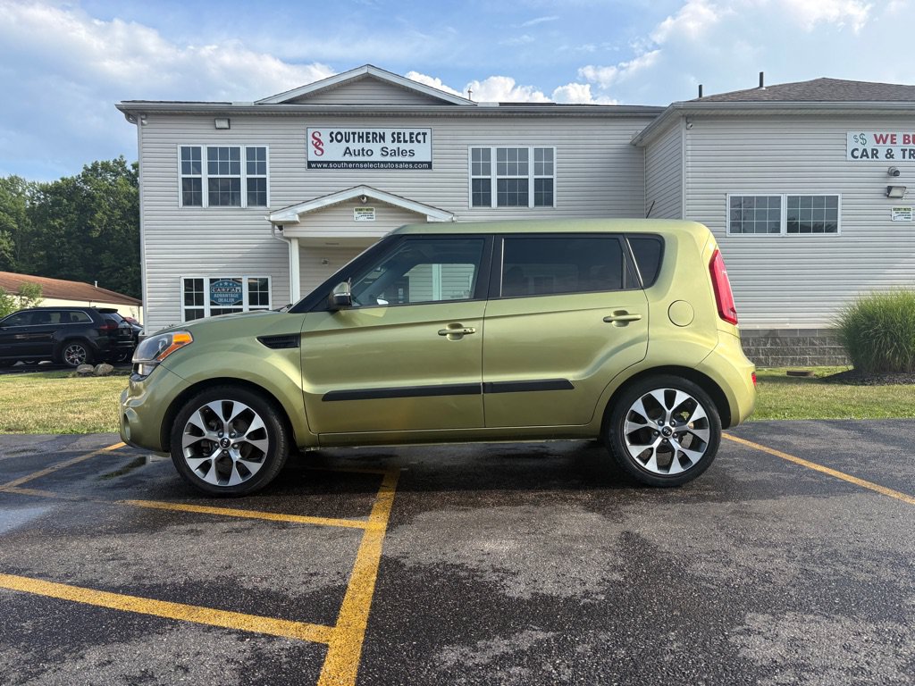 Used 2013 Kia Soul ! w/ Premium Pkg FWD image 1
