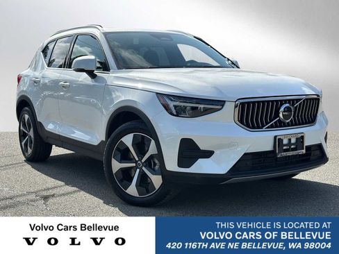 Used 2025 Volvo XC40 B5 Core w/ Protection Package Premier AWD/4WD image 1