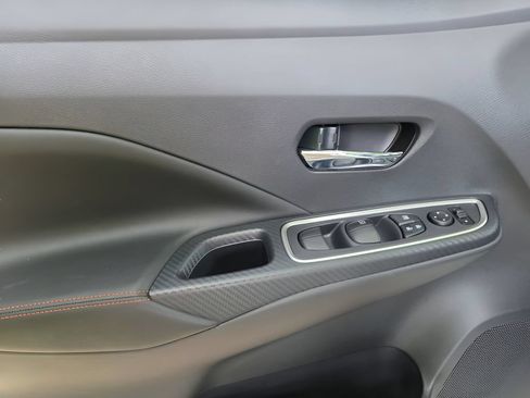New 2025 Nissan Versa SR w/ Trunk Package FWD image 13