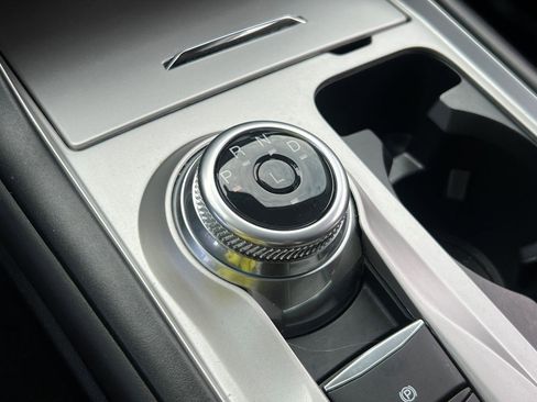 Used 2023 Ford Explorer XLT image 23