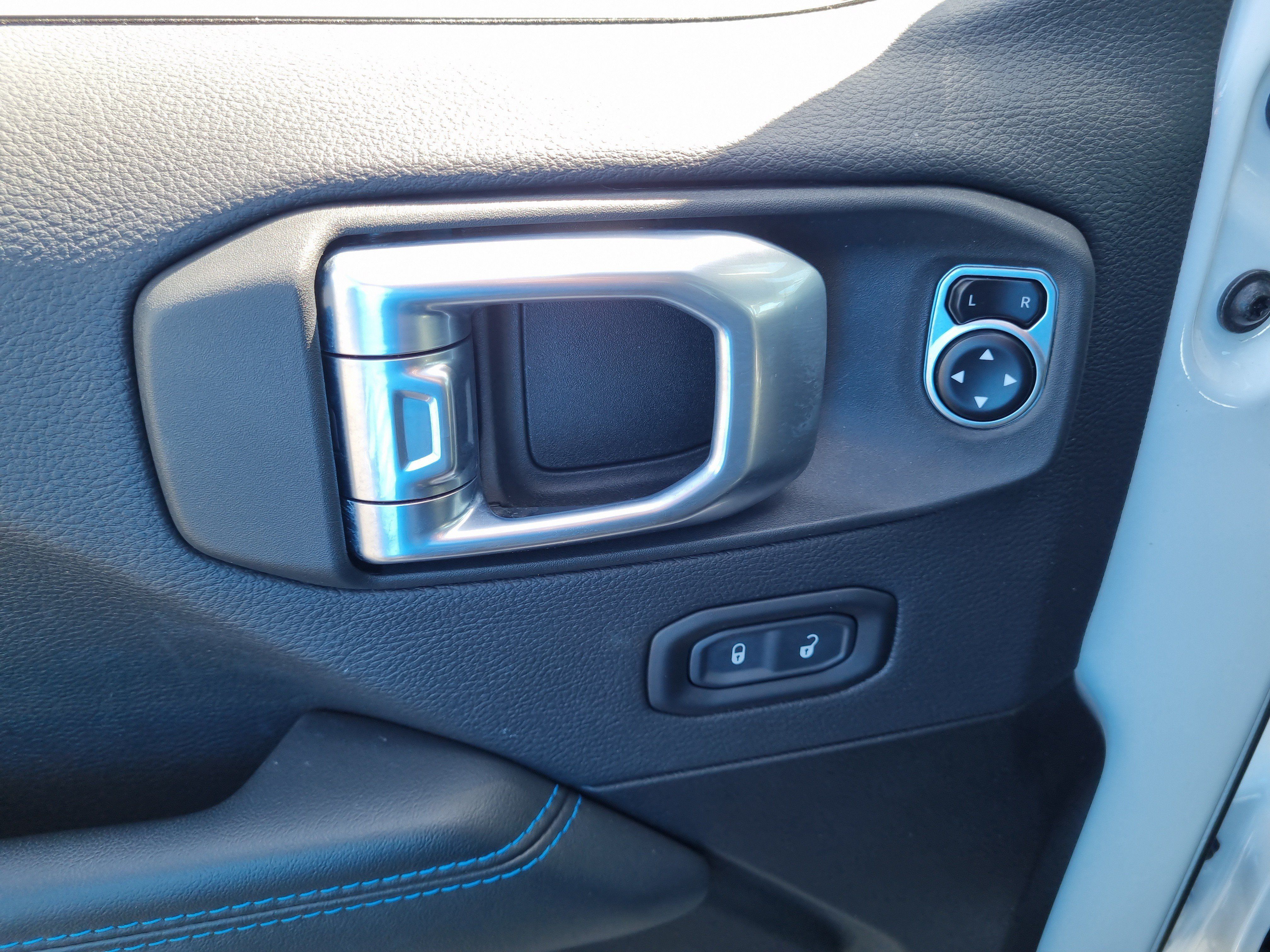 Used 2024 Jeep Wrangler High Altitude AWD/4WD image 20
