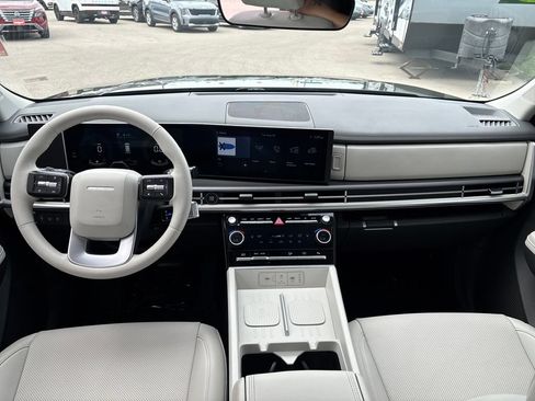 Used 2025 Hyundai Santa Fe SEL FWD image 16