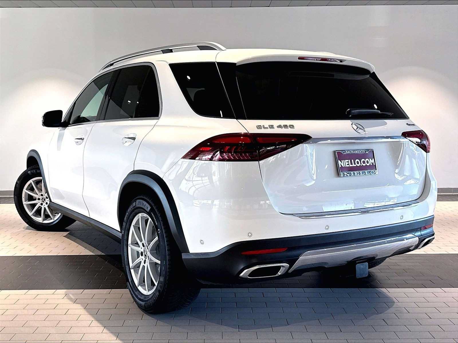 Used 2024 Mercedes-Benz GLE 450 4MATIC image 3