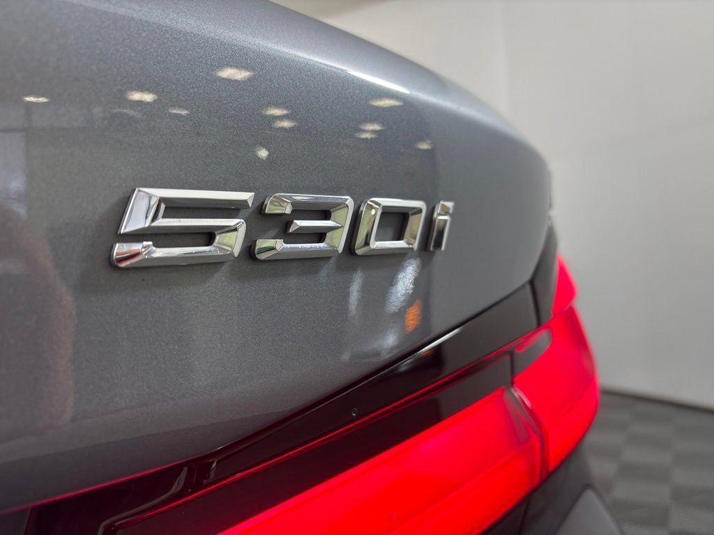 Certified 2022 BMW 530i w/ Premium Package RWD image 10