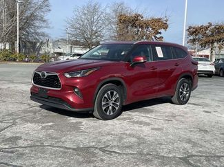 Used 2023 Toyota Highlander XLE video 1