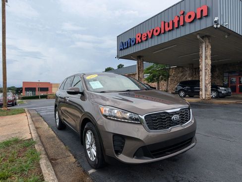Used 2019 Kia Sorento FWD image 1