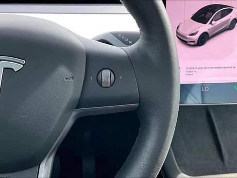 Used 2021 Tesla Model Y Long Range AWD/4WD image 12