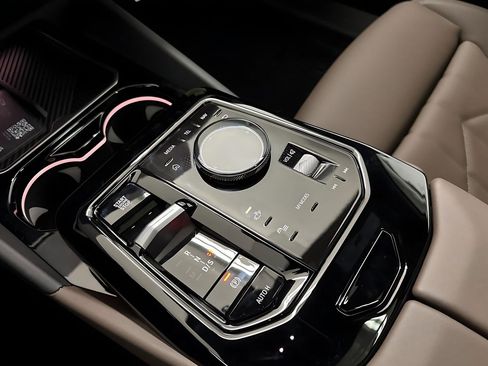 Used 2026 BMW 530i w/ Premium Package image 17