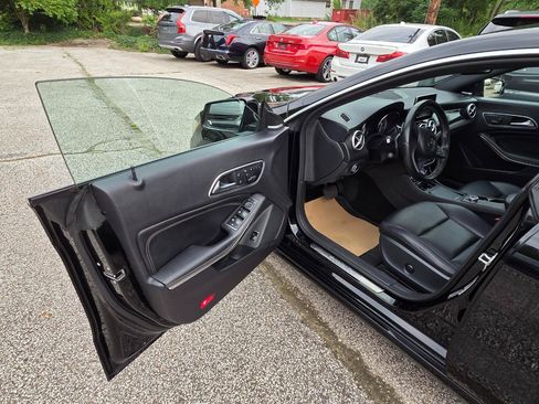 Used 2015 Mercedes-Benz CLA 250 4MATIC image 9
