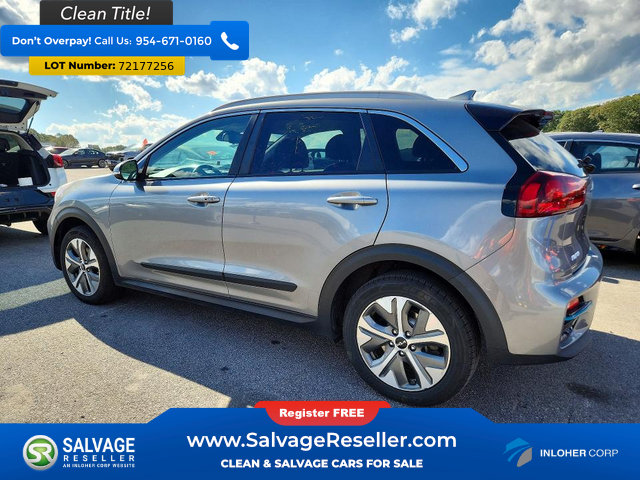 Used 2022 Kia Niro EX w/ Cold Weather Package FWD image 3