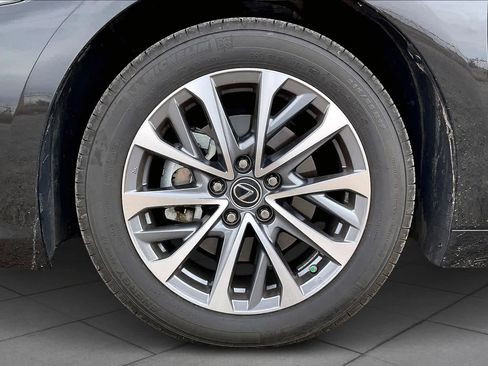 Certified 2025 Lexus ES 350 image 9