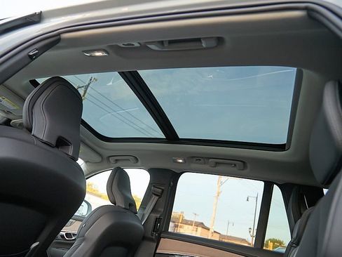 New 2026 Volvo XC90 B6 Plus w/ Protection Package Premier image 20