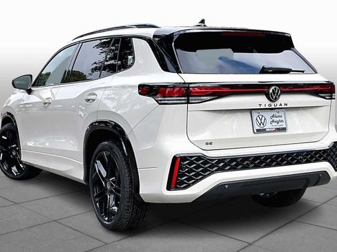New 2026 Volkswagen Tiguan SE R-Line FWD image 12