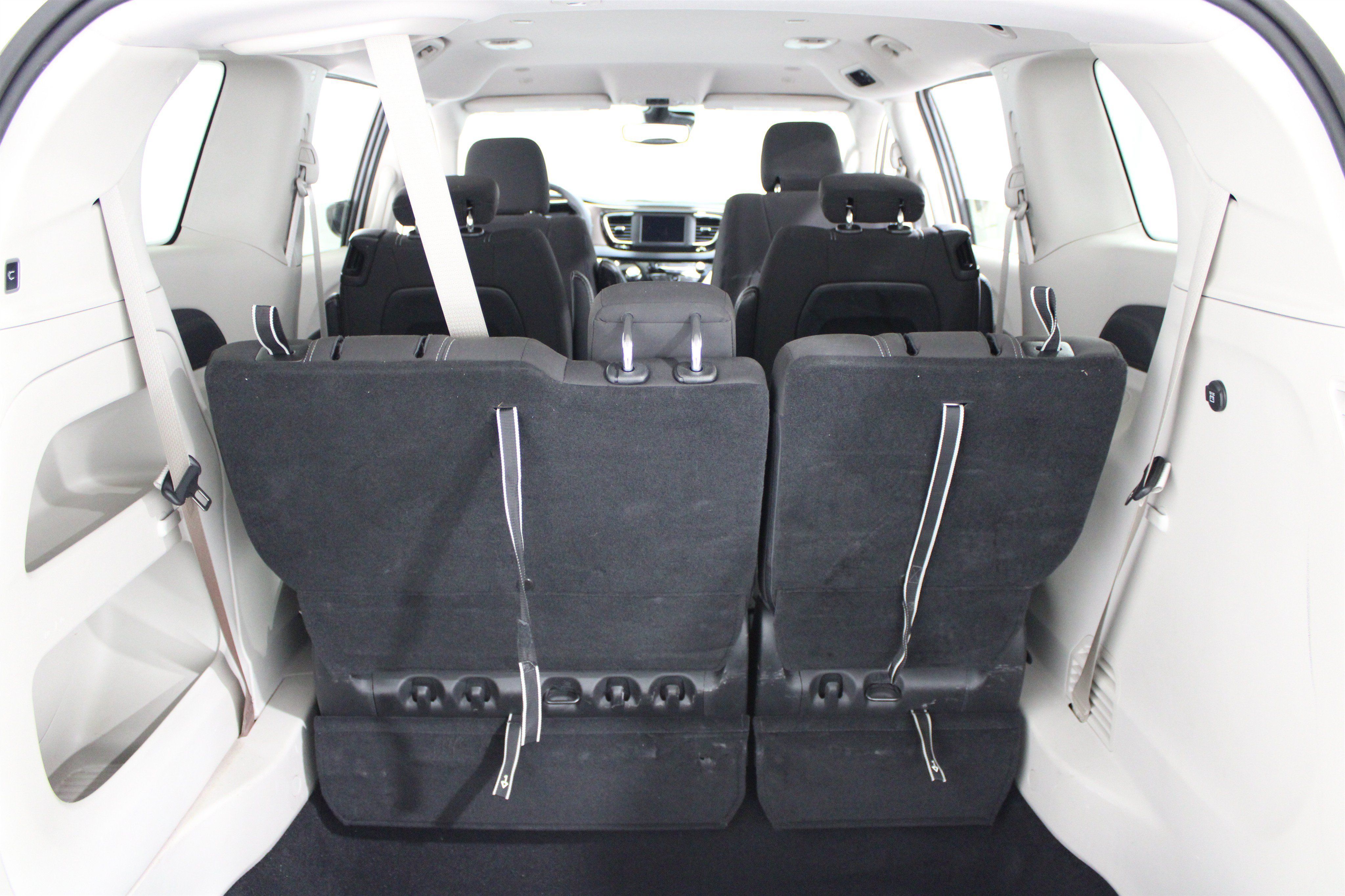 Used 2024 Chrysler Voyager LX FWD image 22