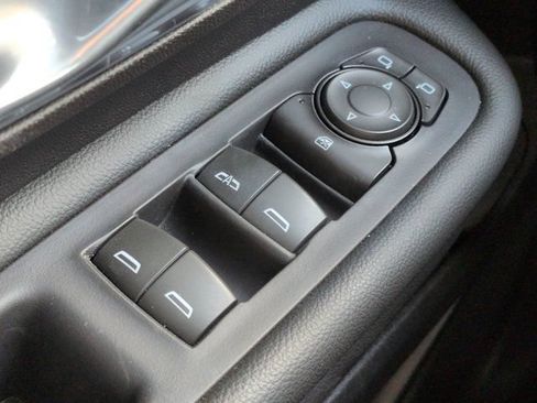 Used 2024 GMC Terrain SLE w/ Driver Convenience Package FWD image 22