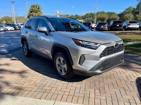 Used 2025 Toyota RAV4 XLE image 8