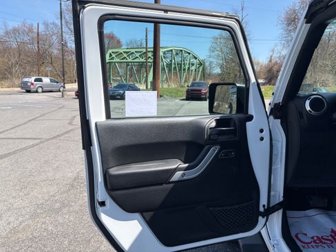 Certified 2017 Jeep Wrangler Unlimited Sahara w/ Connectivity Group image 16