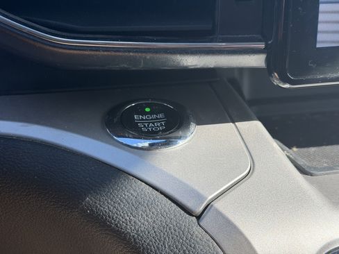 Used 2021 Ford Explorer XLT w/ Equipment Group 202A image 18