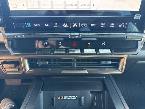 Used 2024 GMC Hummer EV 3X AWD/4WD image 19