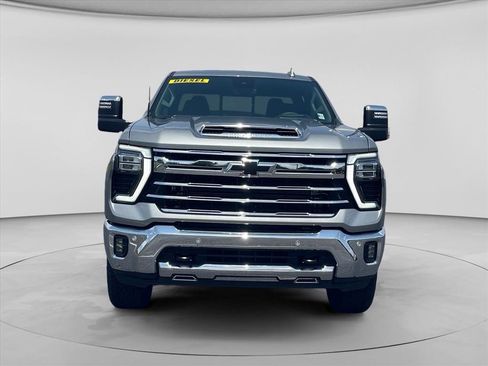 New 2026 Chevrolet Silverado 2500 LTZ w/ LTZ Premium Package AWD/4WD image 2