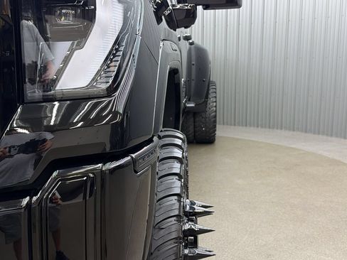 Used 2026 GMC Sierra 3500 Denali Ultimate w/ LPO, Black Badging Package AWD/4WD image 13
