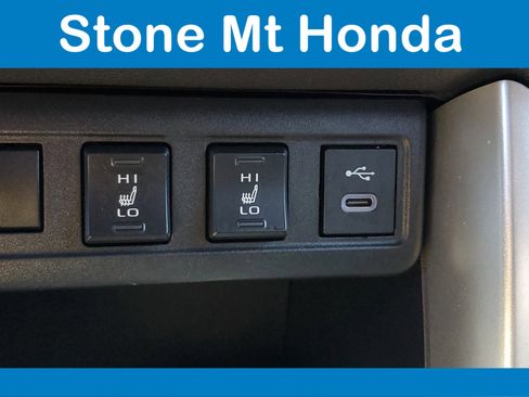 Used 2023 Toyota Corolla Cross XLE image 29