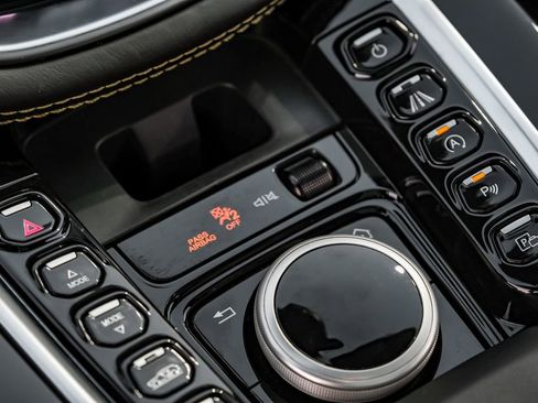 Used 2021 Aston Martin DBX image 29