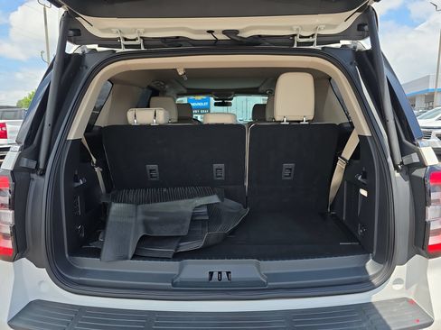 Used 2024 Ford Expedition Platinum AWD/4WD image 14