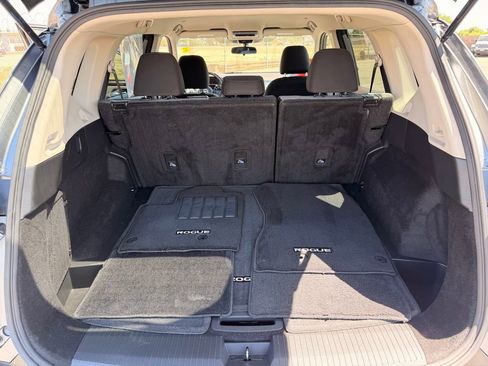 Used 2023 Nissan Rogue SV FWD image 25