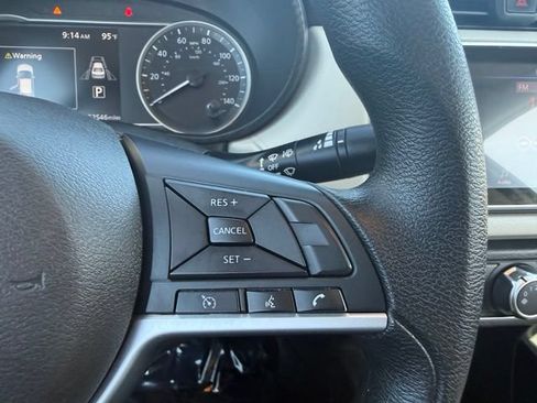 Used 2022 Nissan Versa SV FWD image 17