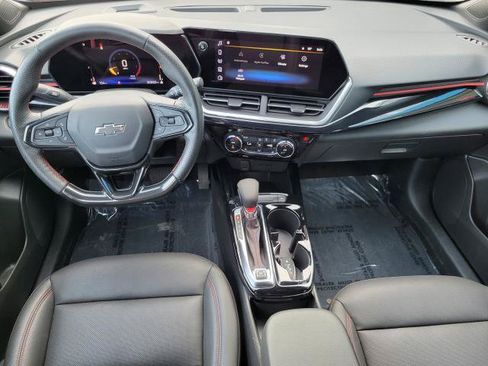 Used 2024 Chevrolet Trax RS FWD image 31
