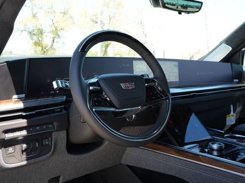 New 2026 Cadillac Escalade Platinum Sport w/ LPO, ONYX Package image 17