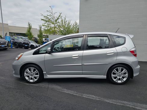 Used 2011 Honda Fit Sport image 4