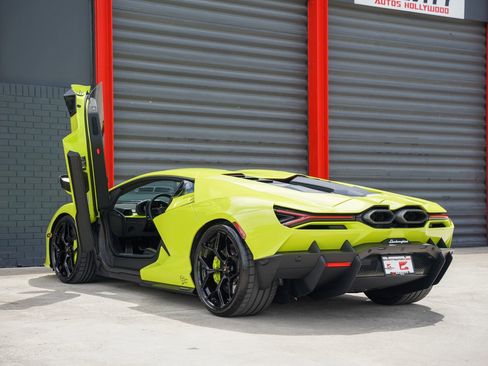 Used 2025 Lamborghini Revuelto Base image 8