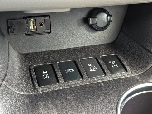 Used 2016 Toyota Highlander Limited image 22