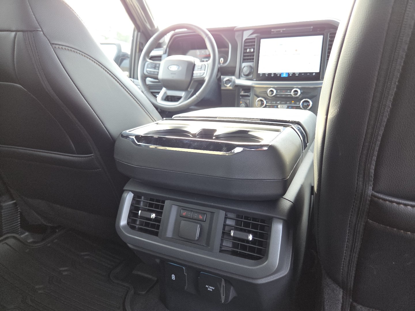 Used 2025 Ford F150 Lariat w/ Equipment Group 502A High AWD/4WD image 27