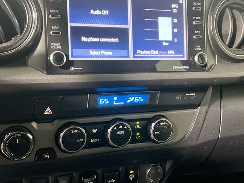 Used 2021 Toyota Tacoma TRD Sport w/ Technology Package AWD/4WD image 27