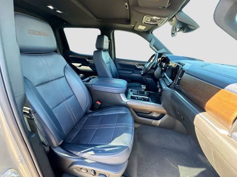 Used 2024 Chevrolet Silverado 1500 High Country image 28