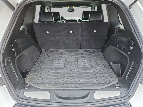 Used 2019 Jeep Grand Cherokee Limited image 12