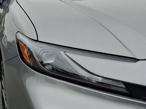 Used 2025 Toyota Camry SE w/ Convenience Package AWD/4WD image 9