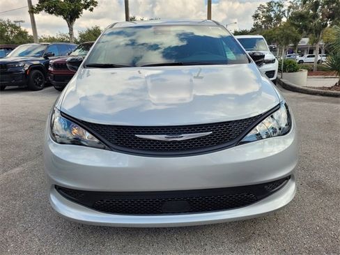 New 2026 Chrysler Voyager LX image 20