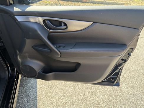 Used 2022 Nissan Rogue Sport S FWD image 14