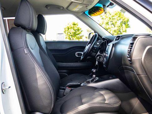 Used 2017 Kia Soul + w/ Designer's Package image 21