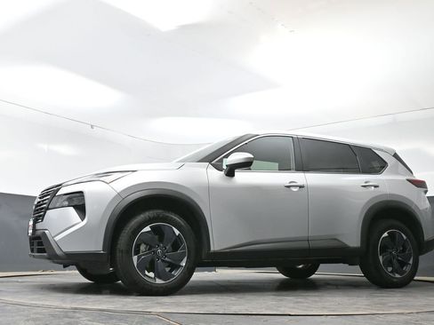 Used 2025 Nissan Rogue SV AWD/4WD image 51